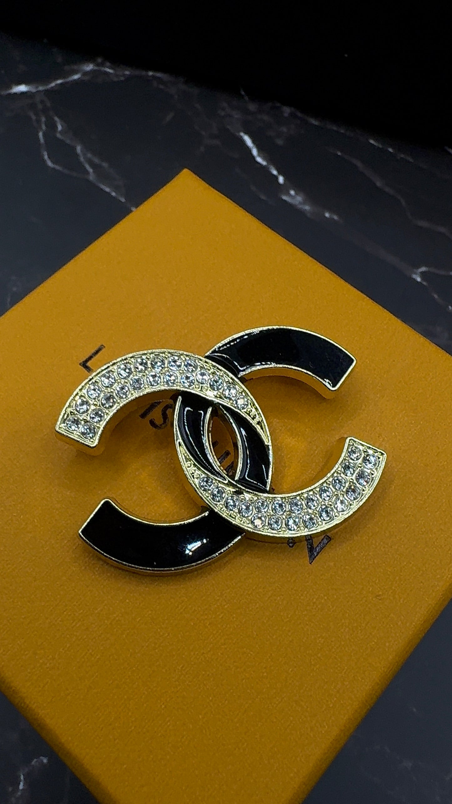 Luxury C.C Gold Brooch pin