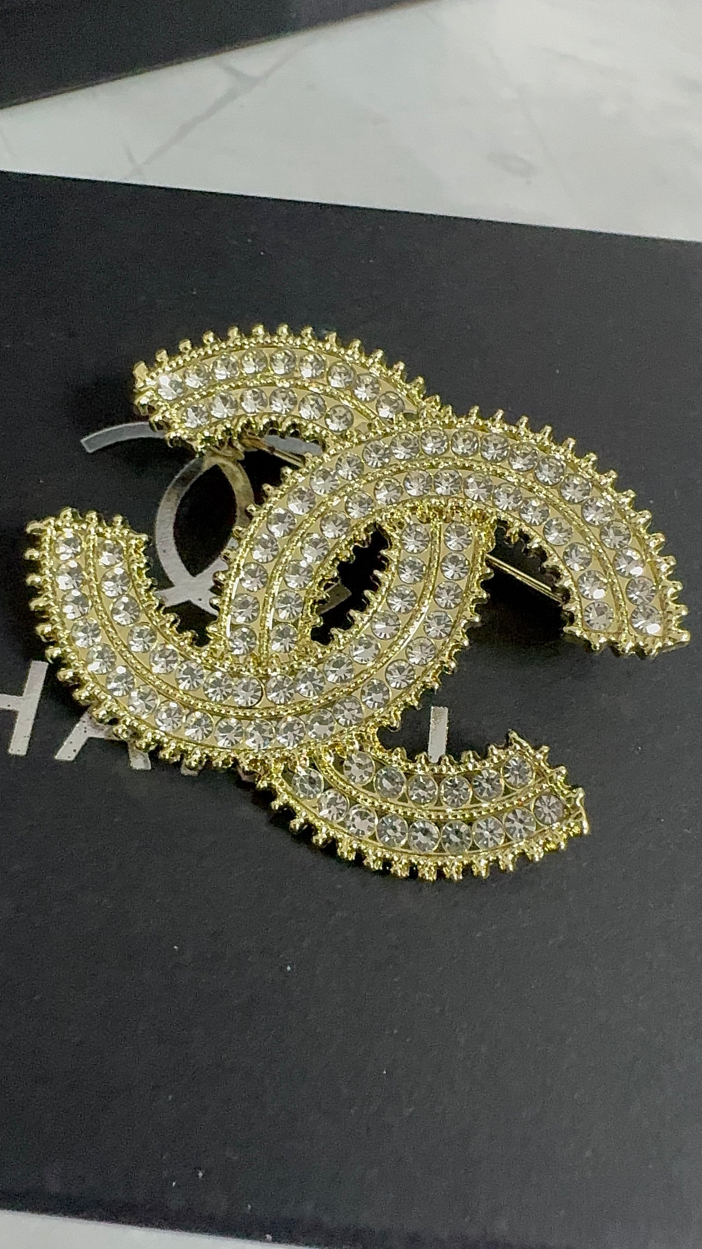 Luxury C.C Zircon Brooch pin