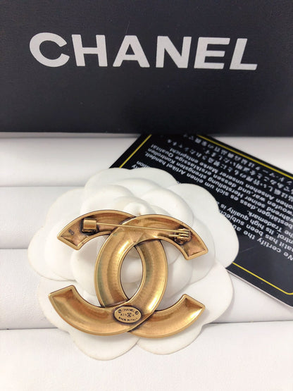 Luxury C.C Detailed vintage Brooch pin