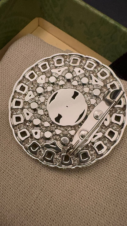 Luxury C.C Loop chain & pearl Brooch