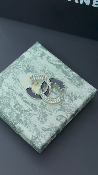 Luxury C.C Gold Brooch pin