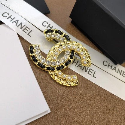 Luxury C.C woven brooch pin