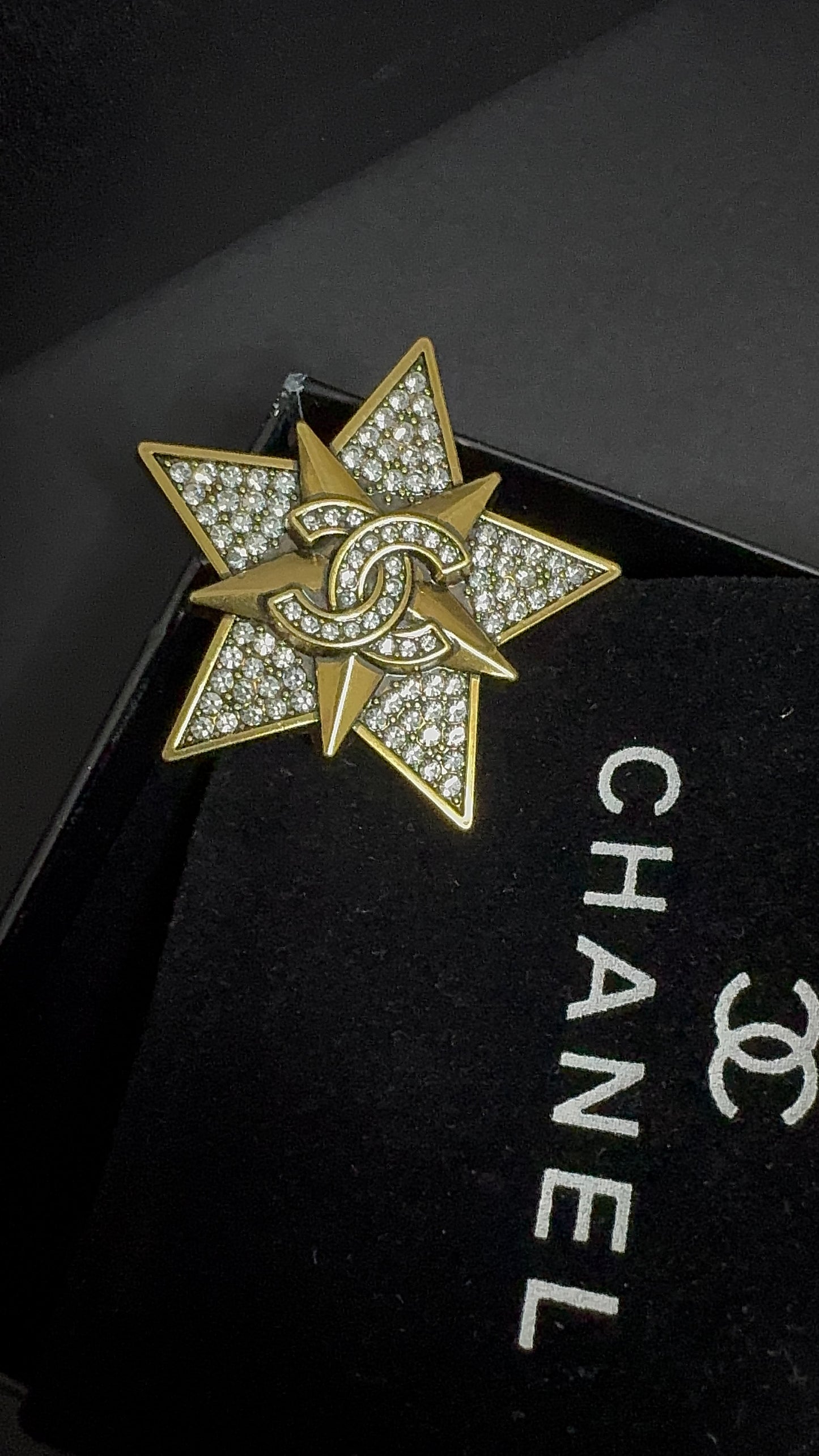 Luxury C.C Gold Star badge Brooch