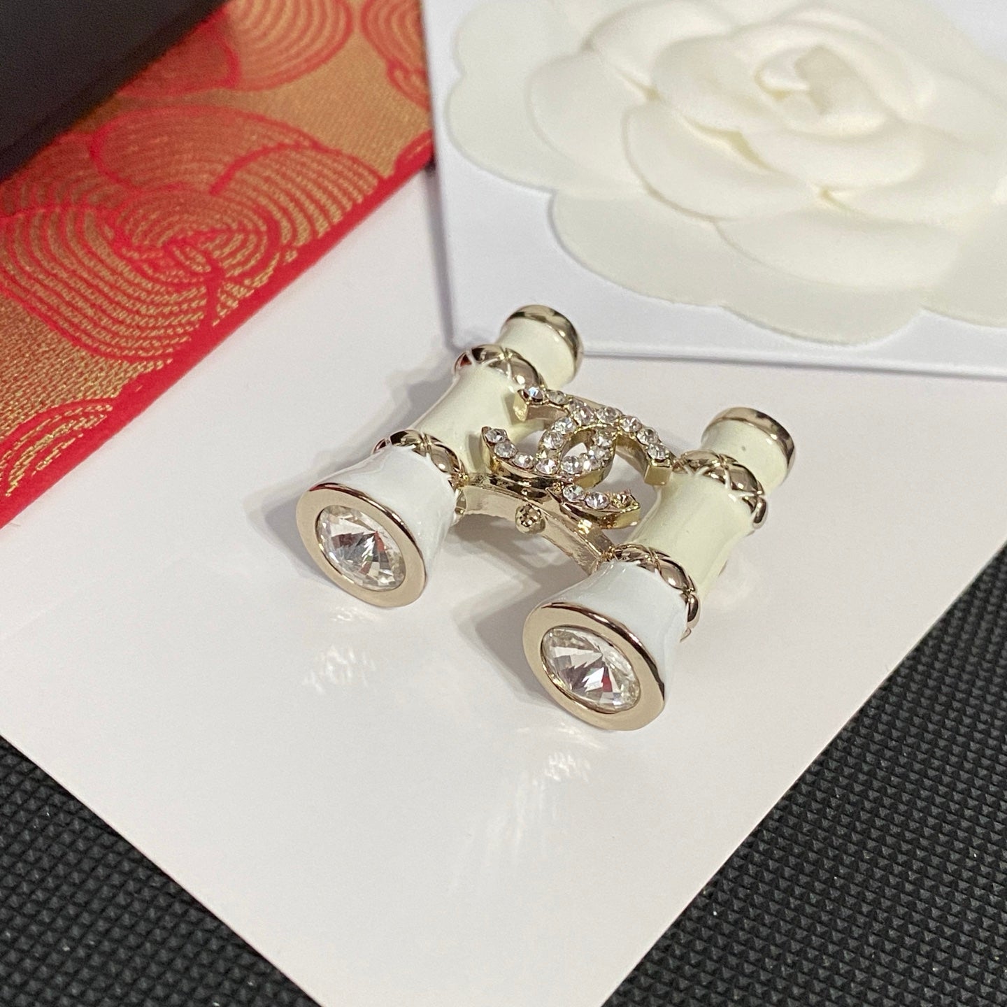 High Quality Chanel Telescope Brooch