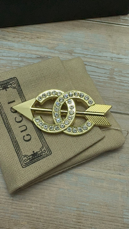 Luxury C.C Arrow Brooch pin