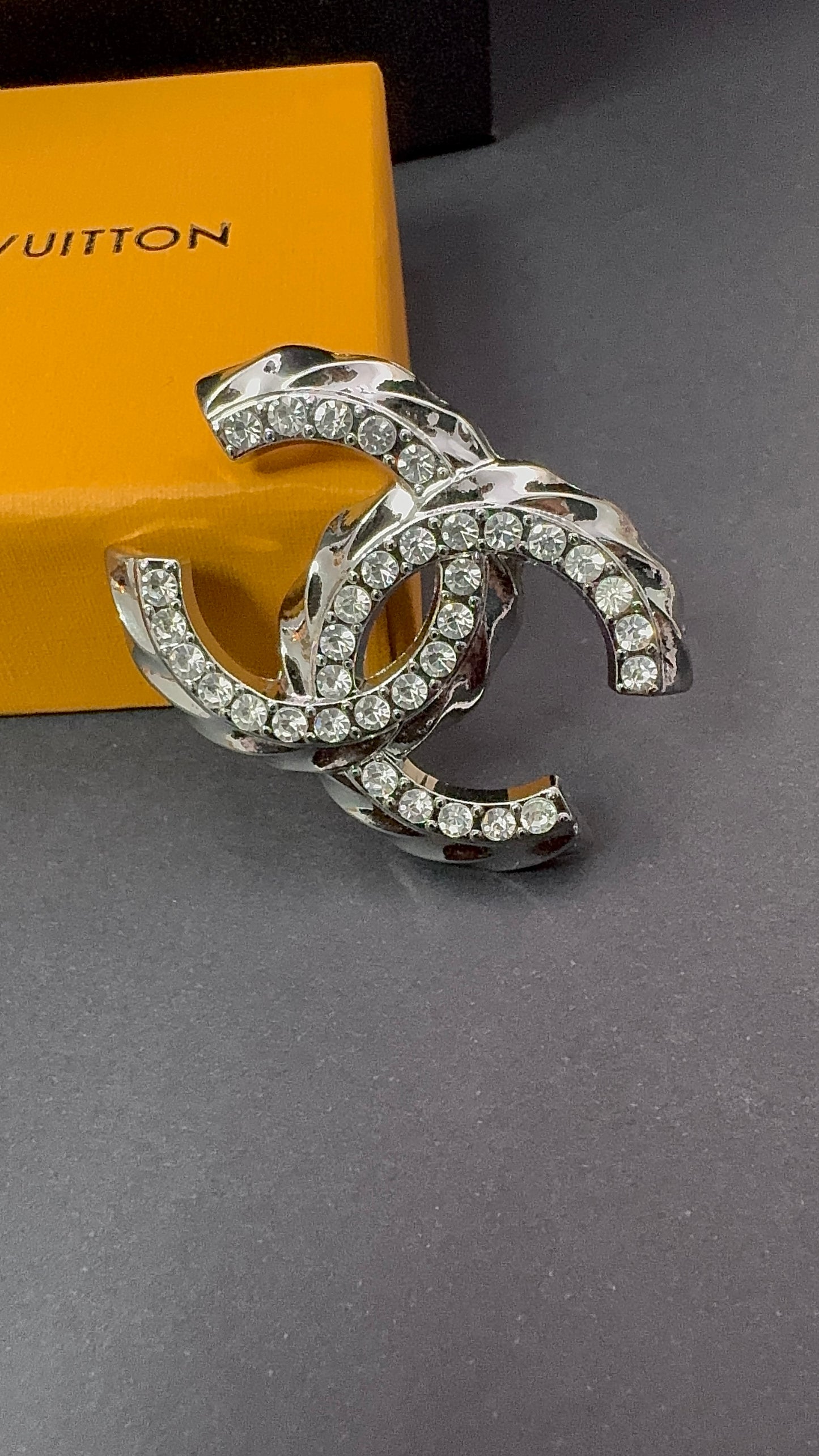 Luxury C.C Detailed Brooch pin