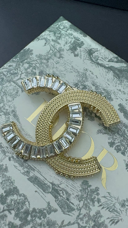 Luxury C.C Detail Brooch pin