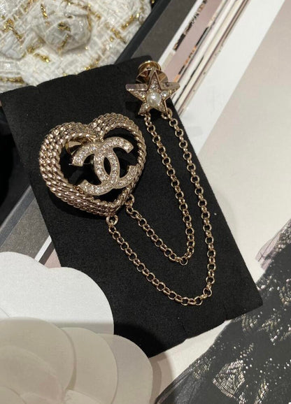 Luxury C.C silver dangle pin brooch