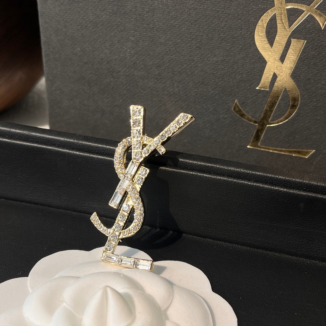 Luxury Y.S Detailed vintage Brooch pin