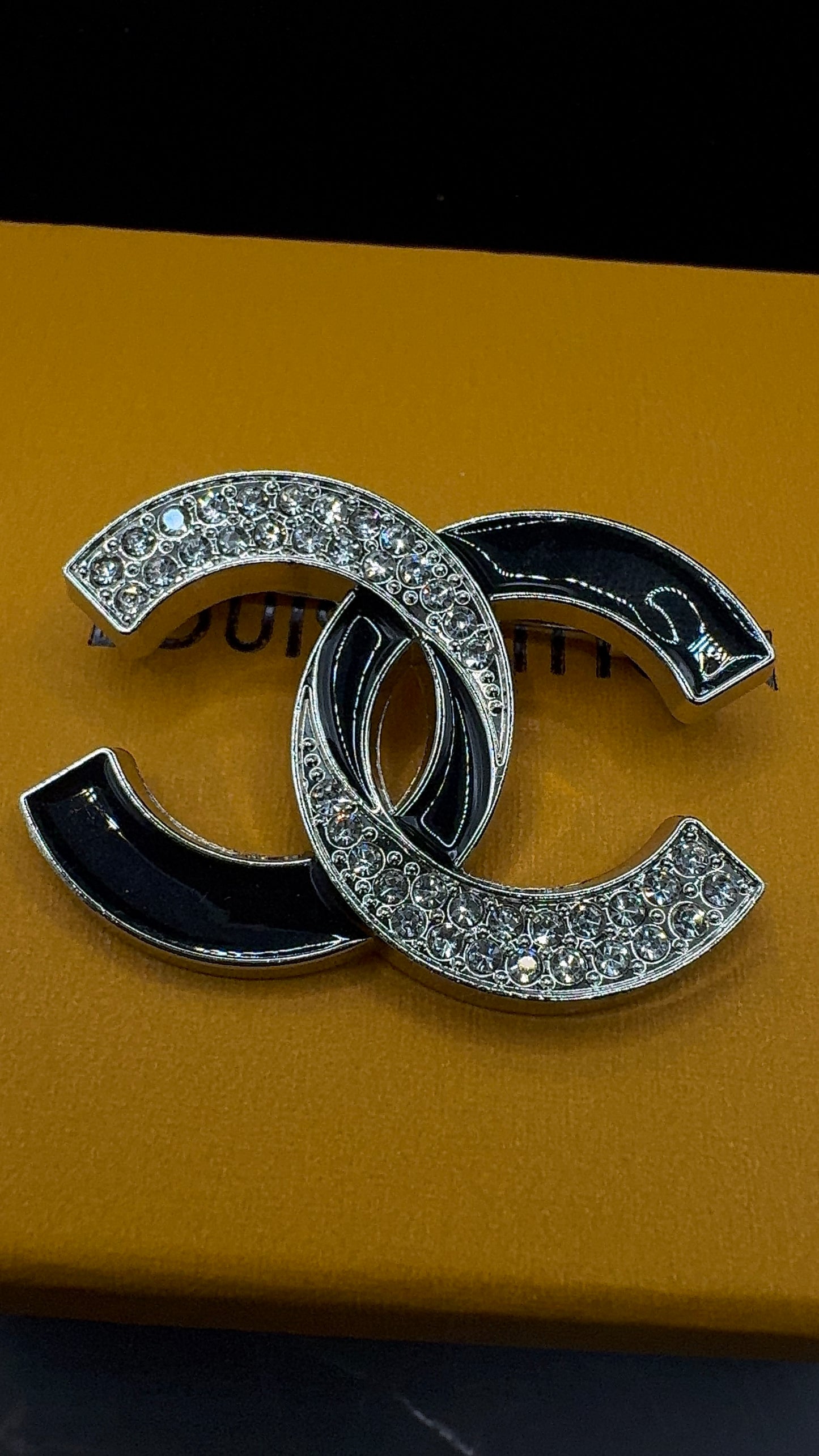 Luxury C.C Gold Brooch pin