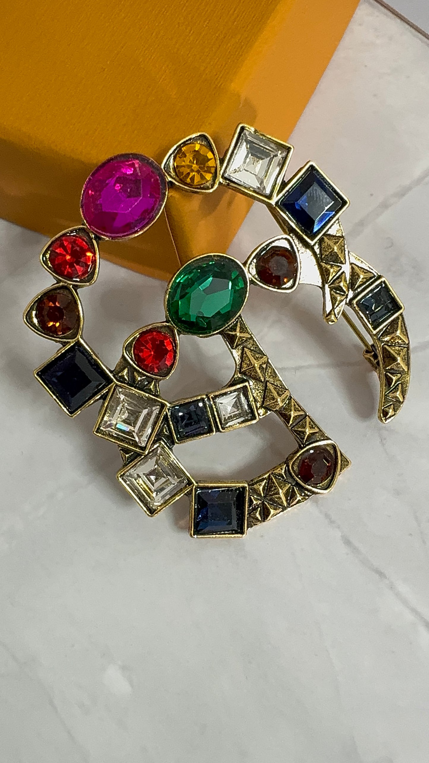 Luxury G.G Vintage Brooch pin