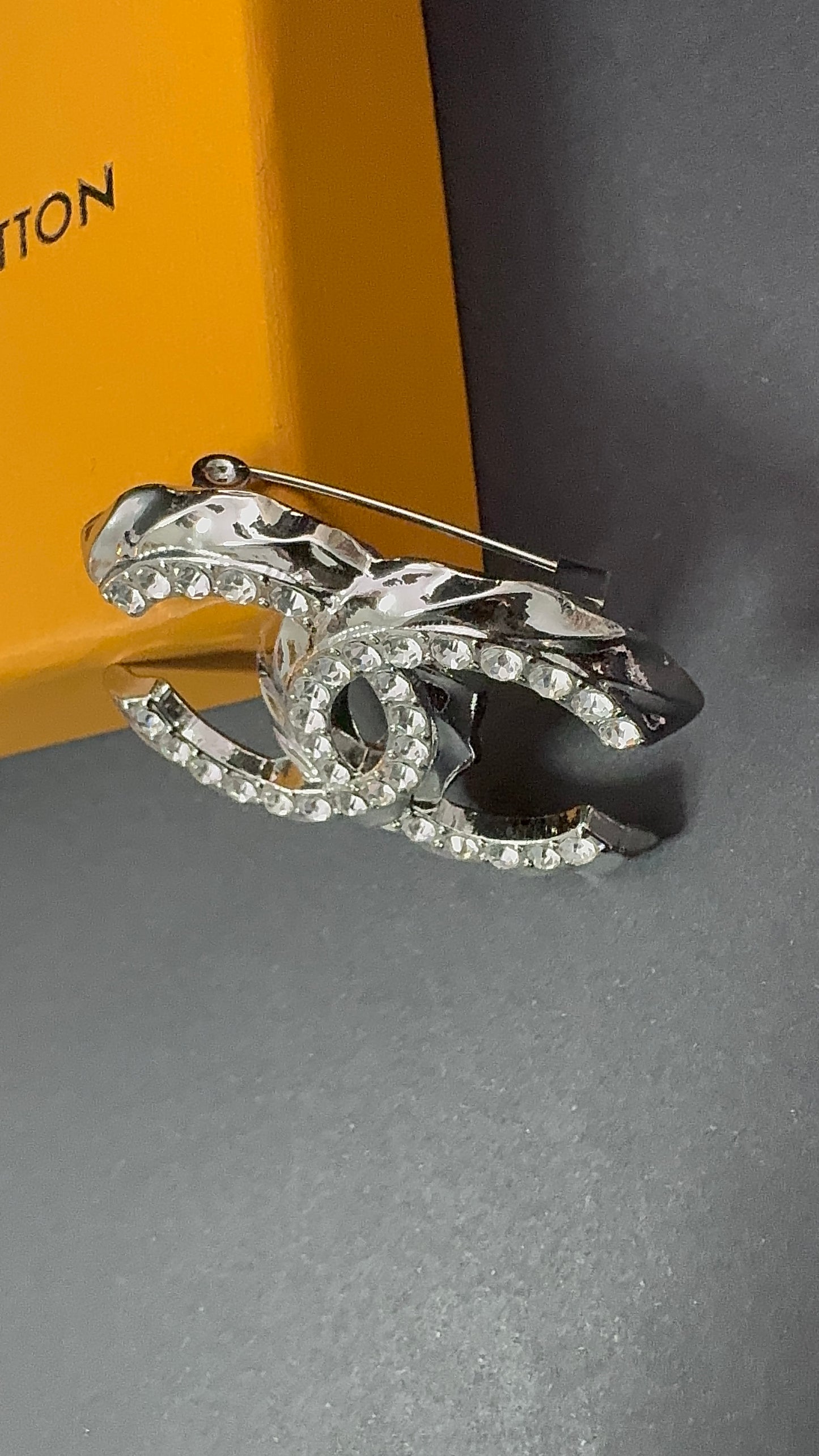 Luxury C.C Detailed Brooch pin