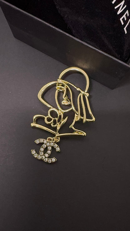 Luxury C.C Gold Lady Brooch pin