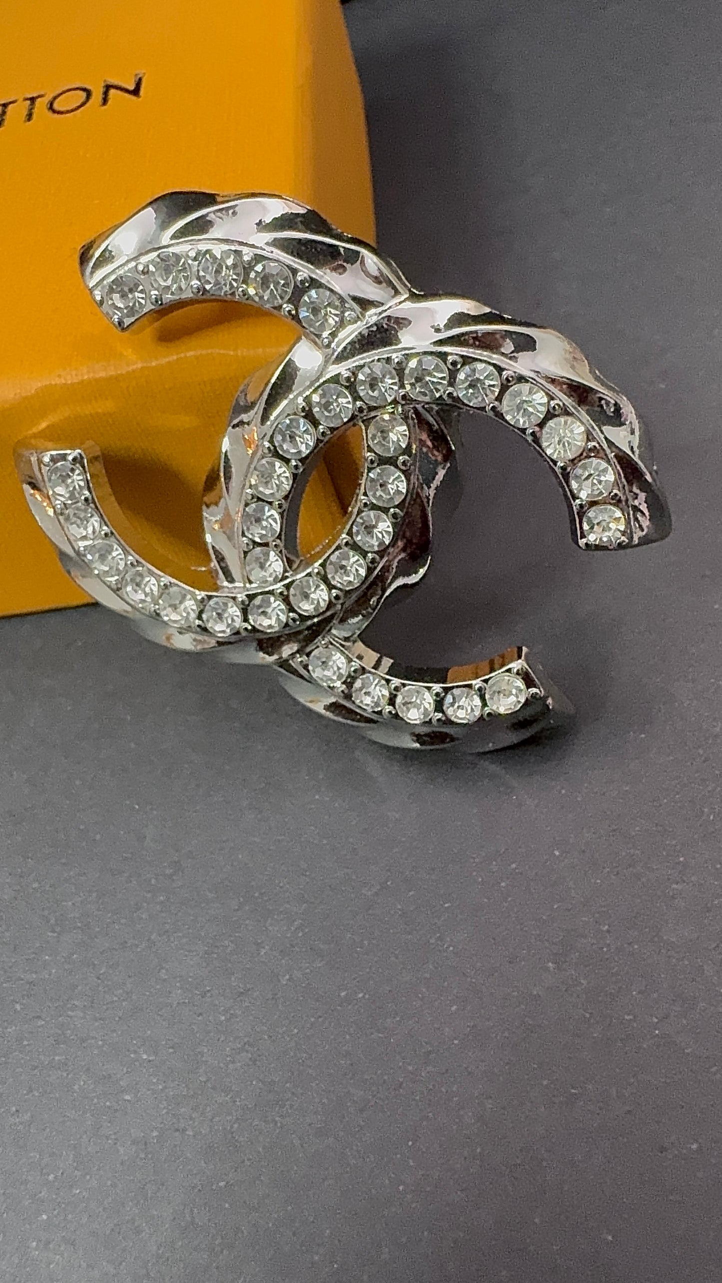 Luxury C.C Detailed Brooch pin
