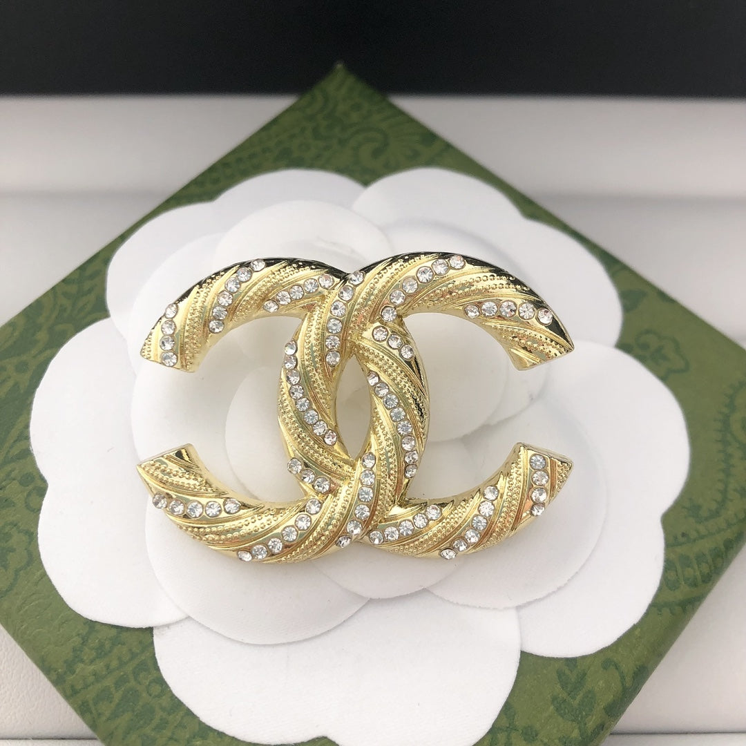 Luxury C.C Brooch pin