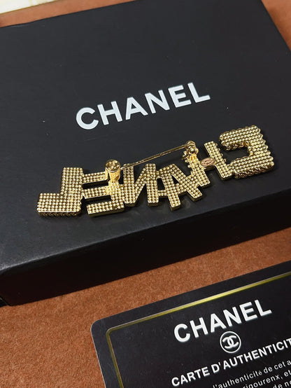 Luxury C.C Brooch pin