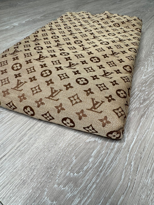 L 01 - Brown jacquard fabric