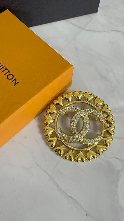 Luxury C.C Hearts Brooch pin l