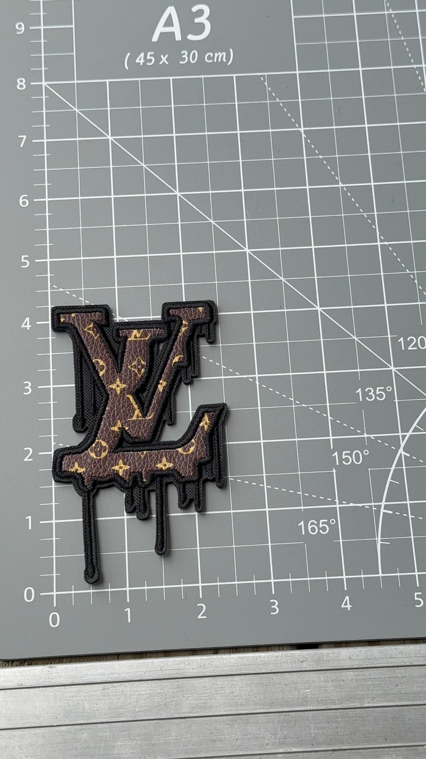 L Brown Drip patch