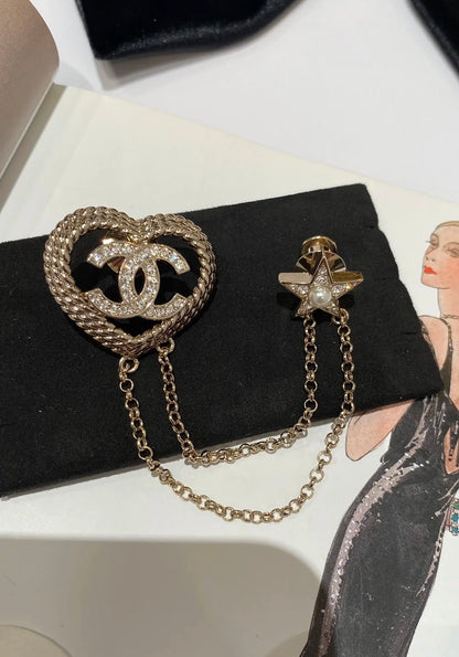 Luxury C.C silver dangle pin brooch