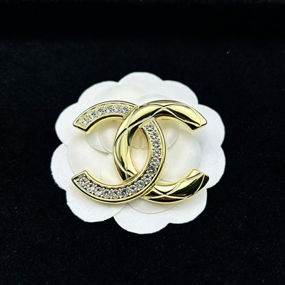 Luxury G.G Vintage Brooch pin