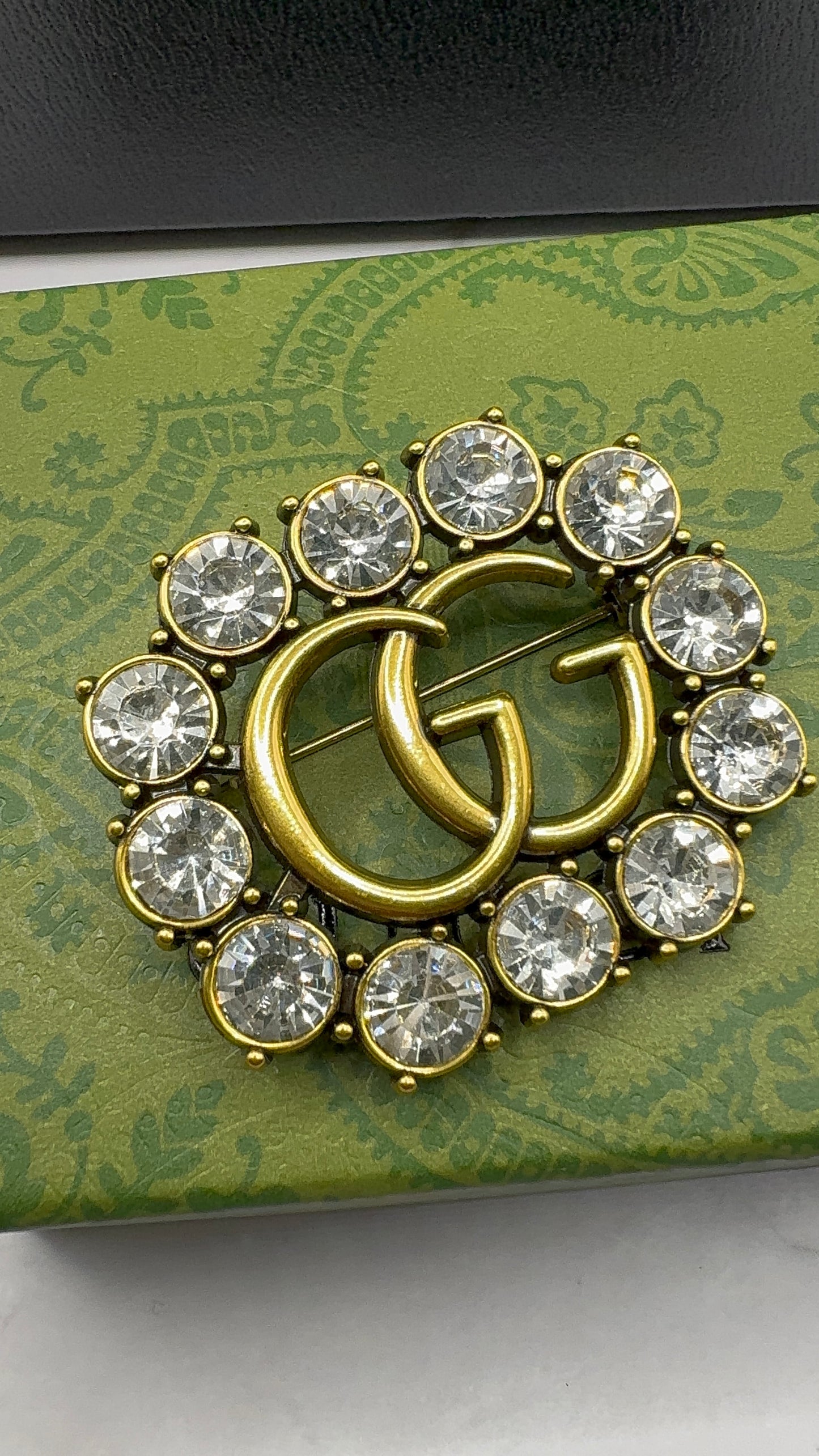 Luxury G.G Vintage Brooch pin