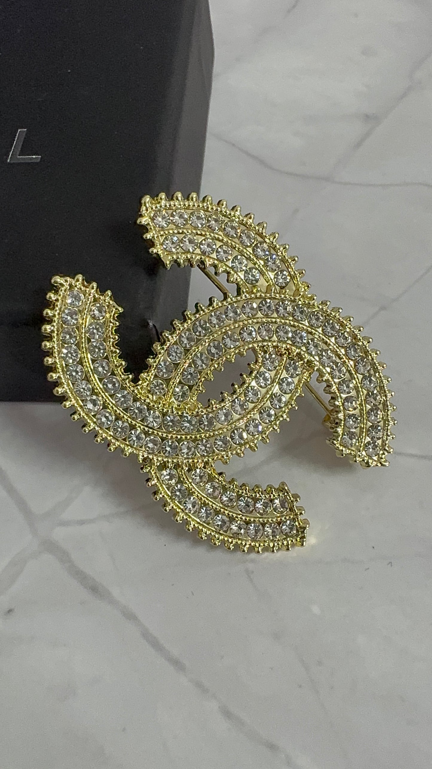 Luxury C.C Zircon Brooch pin