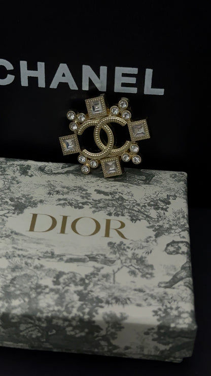 Luxury C.C Gold Brooch pin