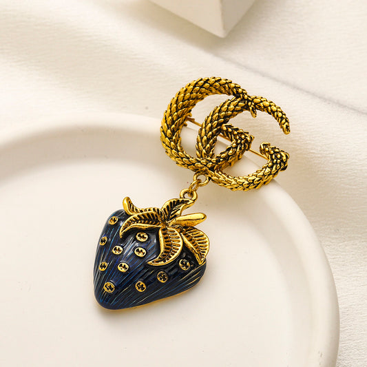 Luxury vintage G.G Brooch