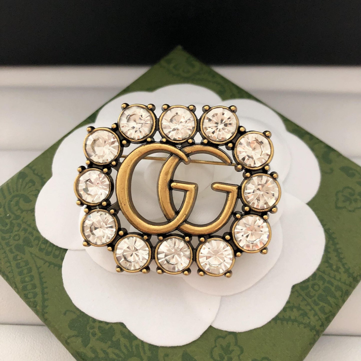 Luxury G.G Vintage Brooch pin