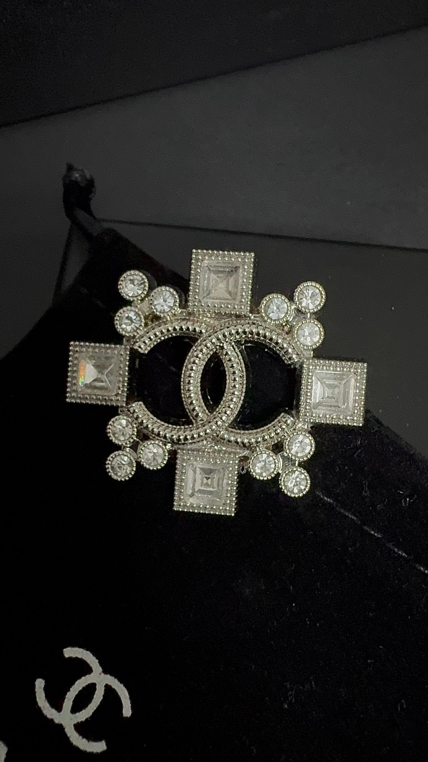 Luxury C.C Gold Brooch pin