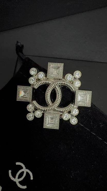 Luxury C.C Gold Brooch pin