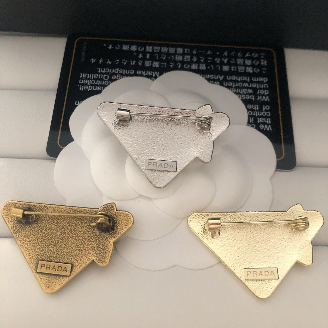 P Brooch pin