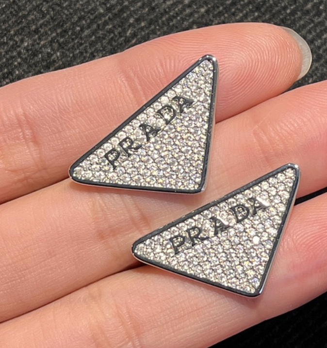 High Quality Luxury Stud Women's Earrings - Silver