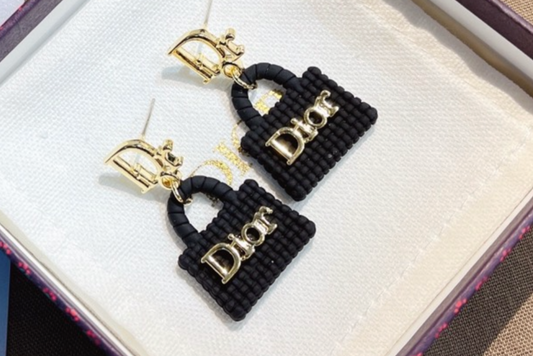 High Quality Luxury Dangle Women's Earrings - Gold