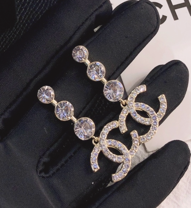 High Quality Luxury Drop Women's Earrings - Gold