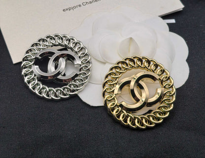 Luxury C.C Chain loop Brooch pin