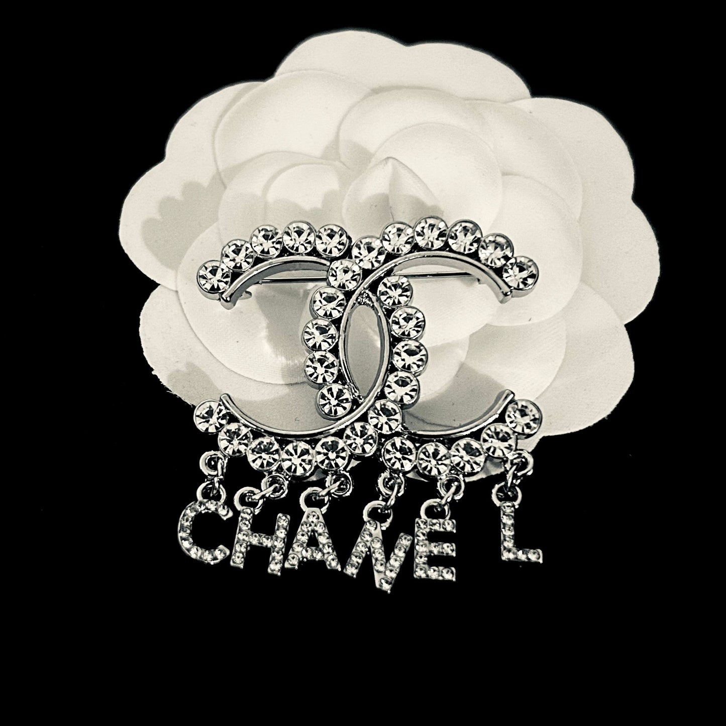 Luxury C.C Gold Dangle Brooch pin