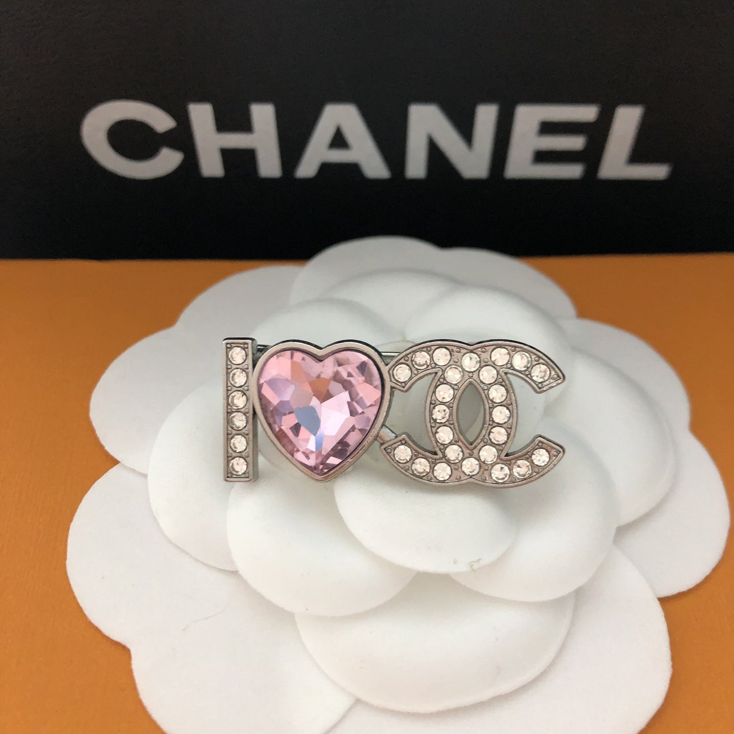 Luxury C.C Pink Gem Brooch pin - Silver