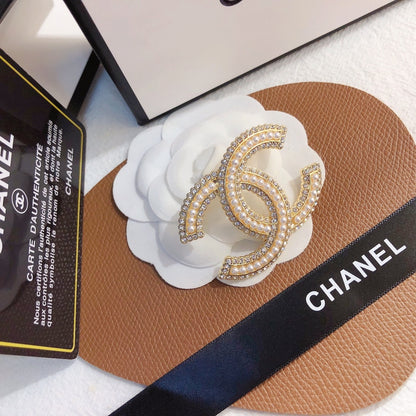 Luxury C.C Gold & Pearl Brooch pin
