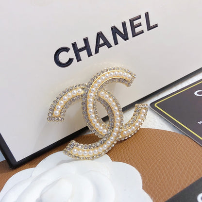 Luxury C.C Gold & Pearl Brooch pin