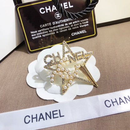 Luxury C.C Gold & Pearl Star Brooch pin