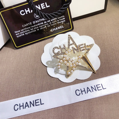 Luxury C.C Gold & Pearl Star Brooch pin