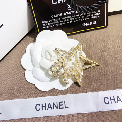 Luxury C.C Gold & Pearl Star Brooch pin