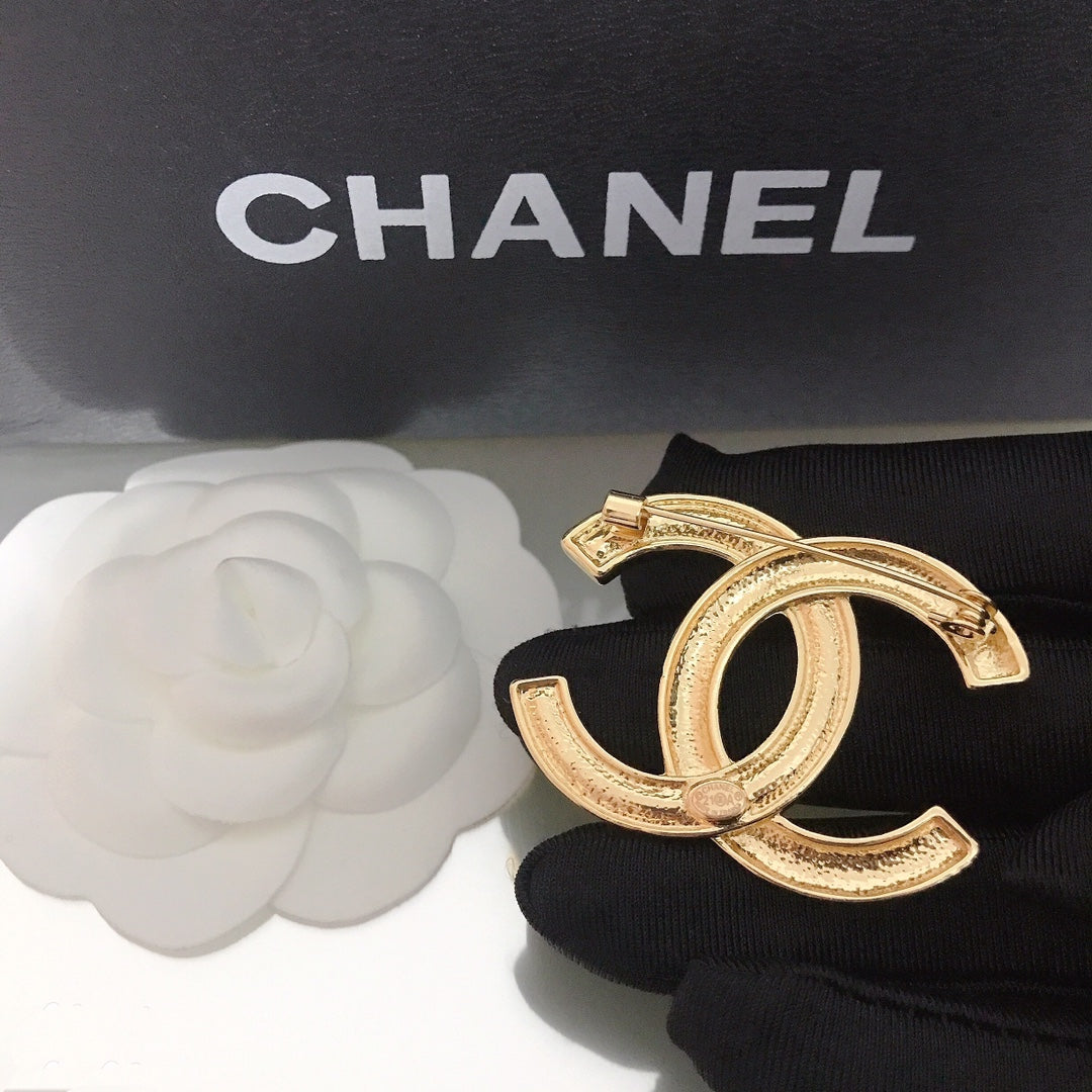 Luxury C.C Gold Brooch pin