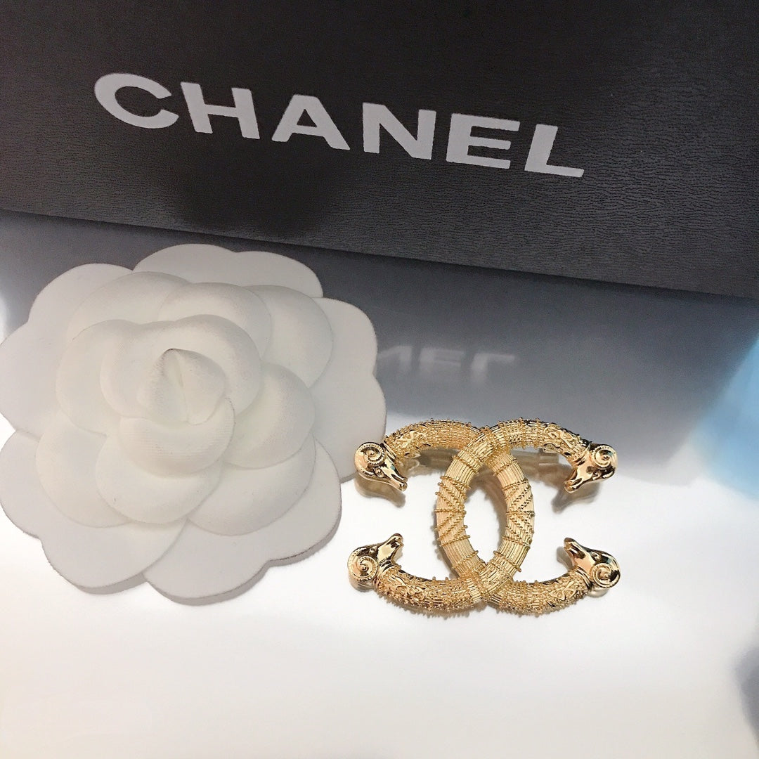 Luxury C.C Gold Brooch pin