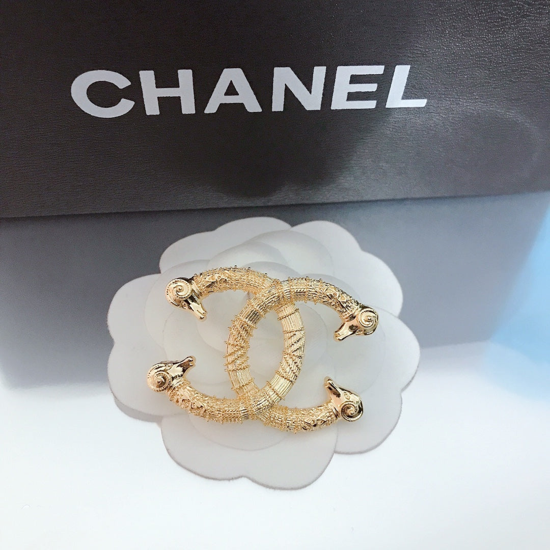 Luxury C.C Gold Brooch pin