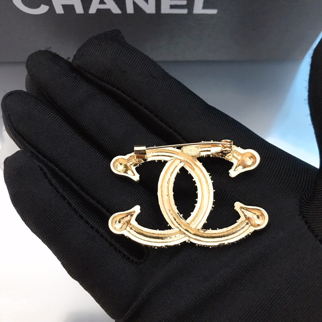 Luxury C.C Gold Brooch pin