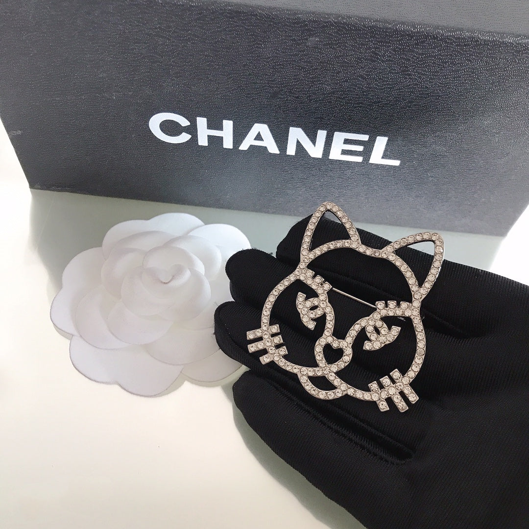 Luxury C.C Pussy-cat Brooch pin - Silver