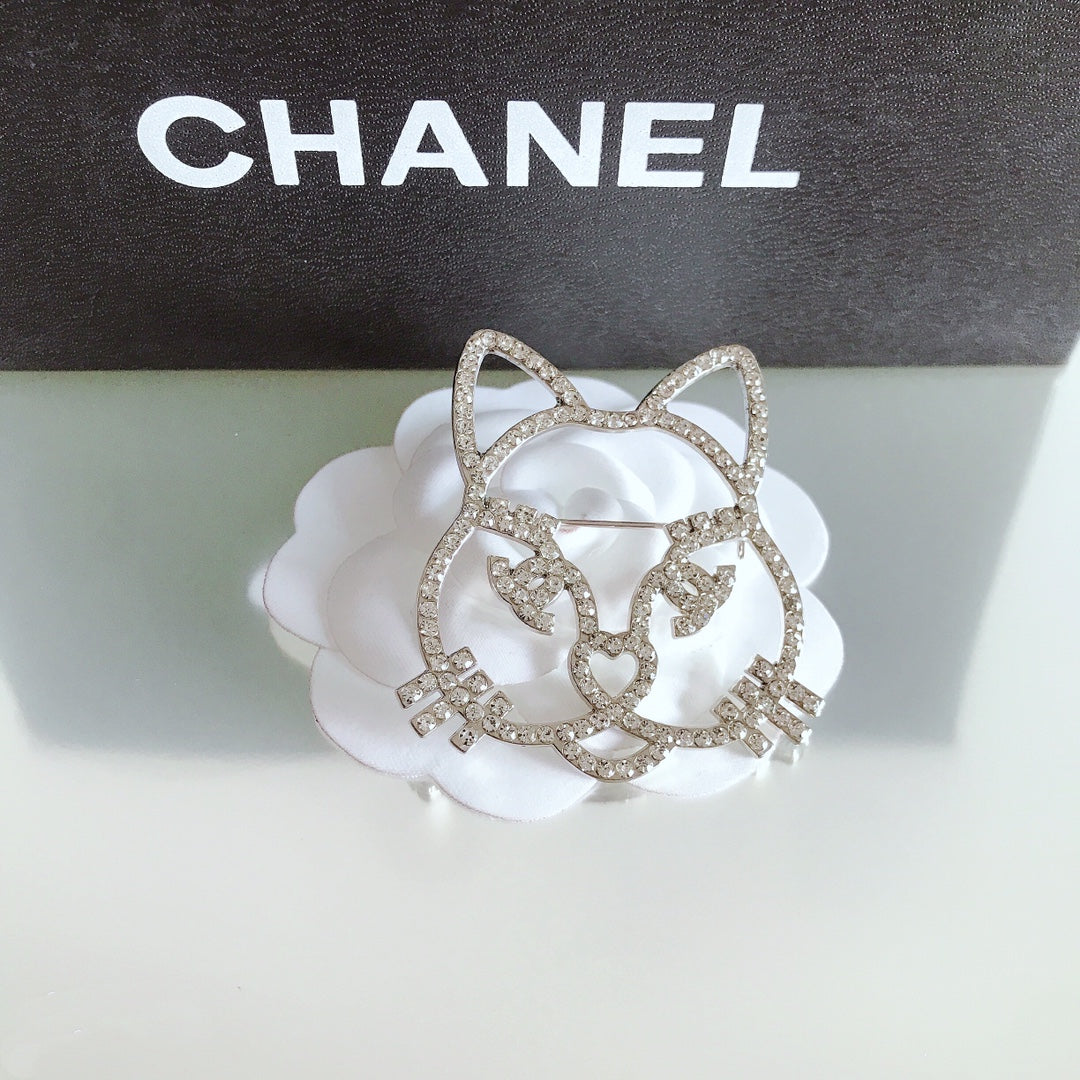 Luxury C.C Pussy-cat Brooch pin - Silver